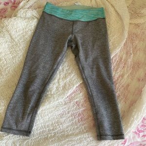Ivivva lululemon grey cropped leggings